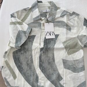 Zara Green and Gray Urban Camouflage Button Down Shirt
